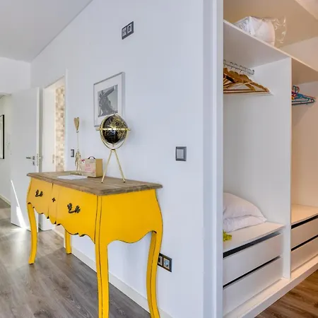 Ocean's 8 Villa Lourinha (Lisbon)