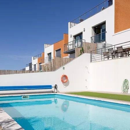 Ocean's 8 Villa Lourinha (Lisbon)