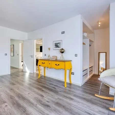 Ocean's 8 Lourinha (Lisbon)