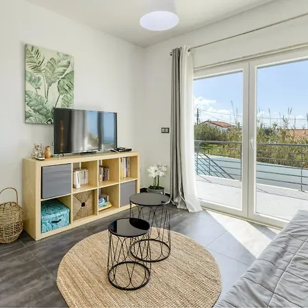 Ocean's 8 Villa Lourinha (Lisbon)